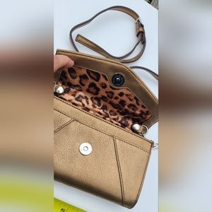 Tignanello wallet purse gold small with‎ strap leopard 🐆 fabric lined